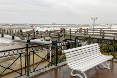 Kühlungsborn-Ost: Die Seebrücke bei Sturm im  Herbst 2023